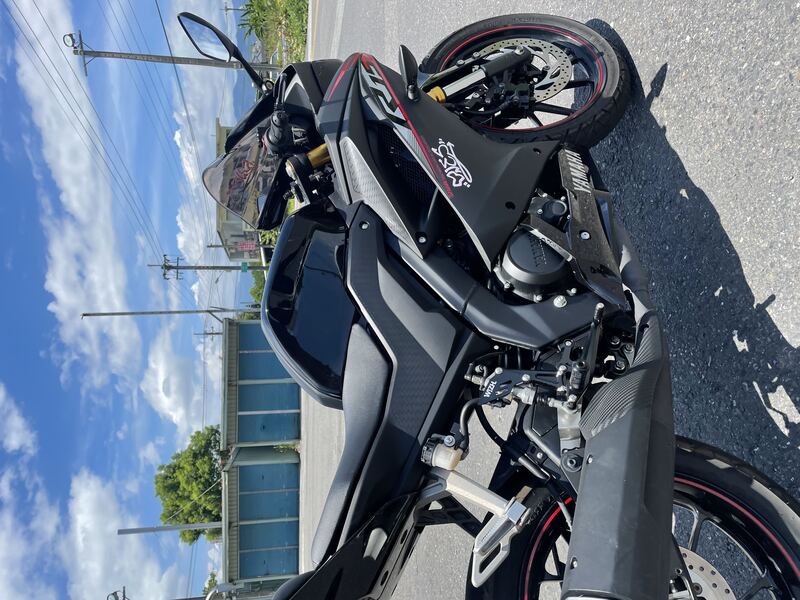 YAMAHA YZF-R15 - 中古/二手車出售中 山葉 R15 155 金倒叉 全車原廠原漆 低里程  | 輝鴻車業(1陸捌車業)