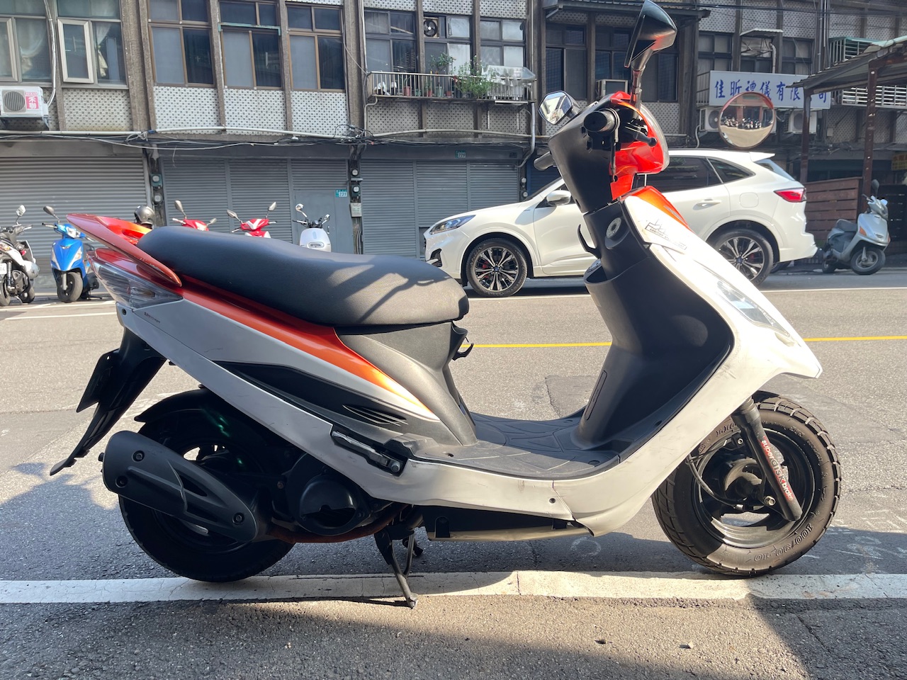 光陽 GP 125 - 中古/二手車出售中 賣光陽代步GP 125 2014年 碟剎 ，全車原廠原漆無改裝，現況出售，通勤、買菜、接送、外送代步可以考慮喔～ | 個人自售