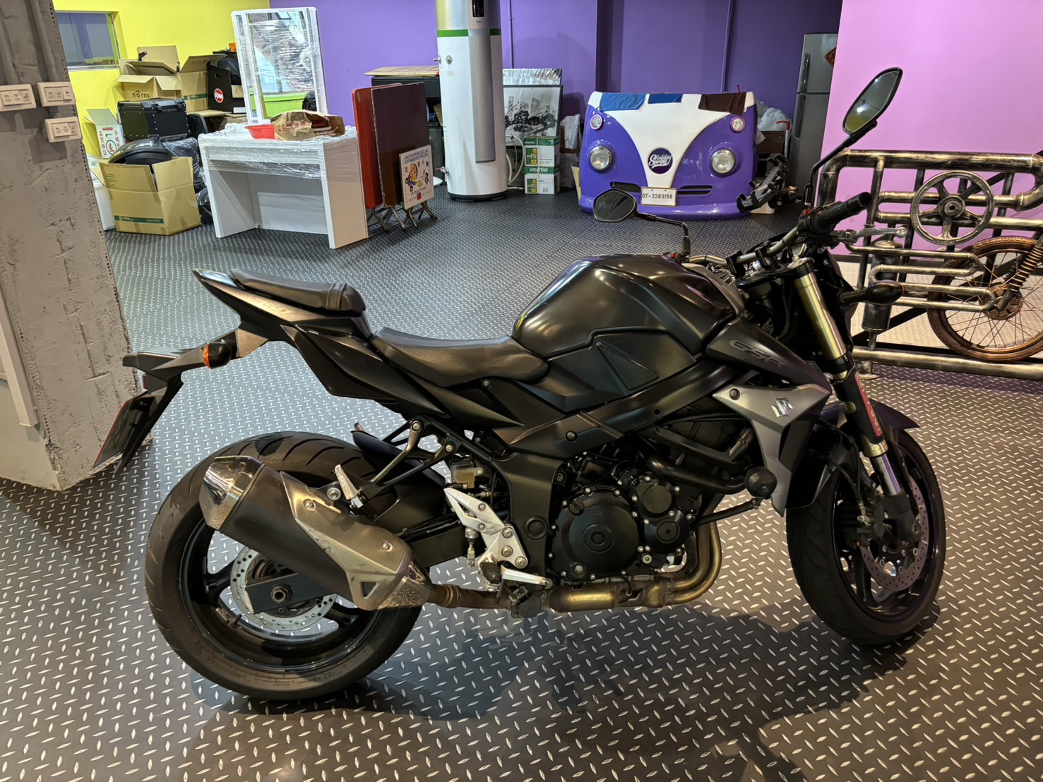 SUZUKI GSR750 - 中古/二手車出售中 SUZUKI GSR 750 | 春天假期租賃有限公司