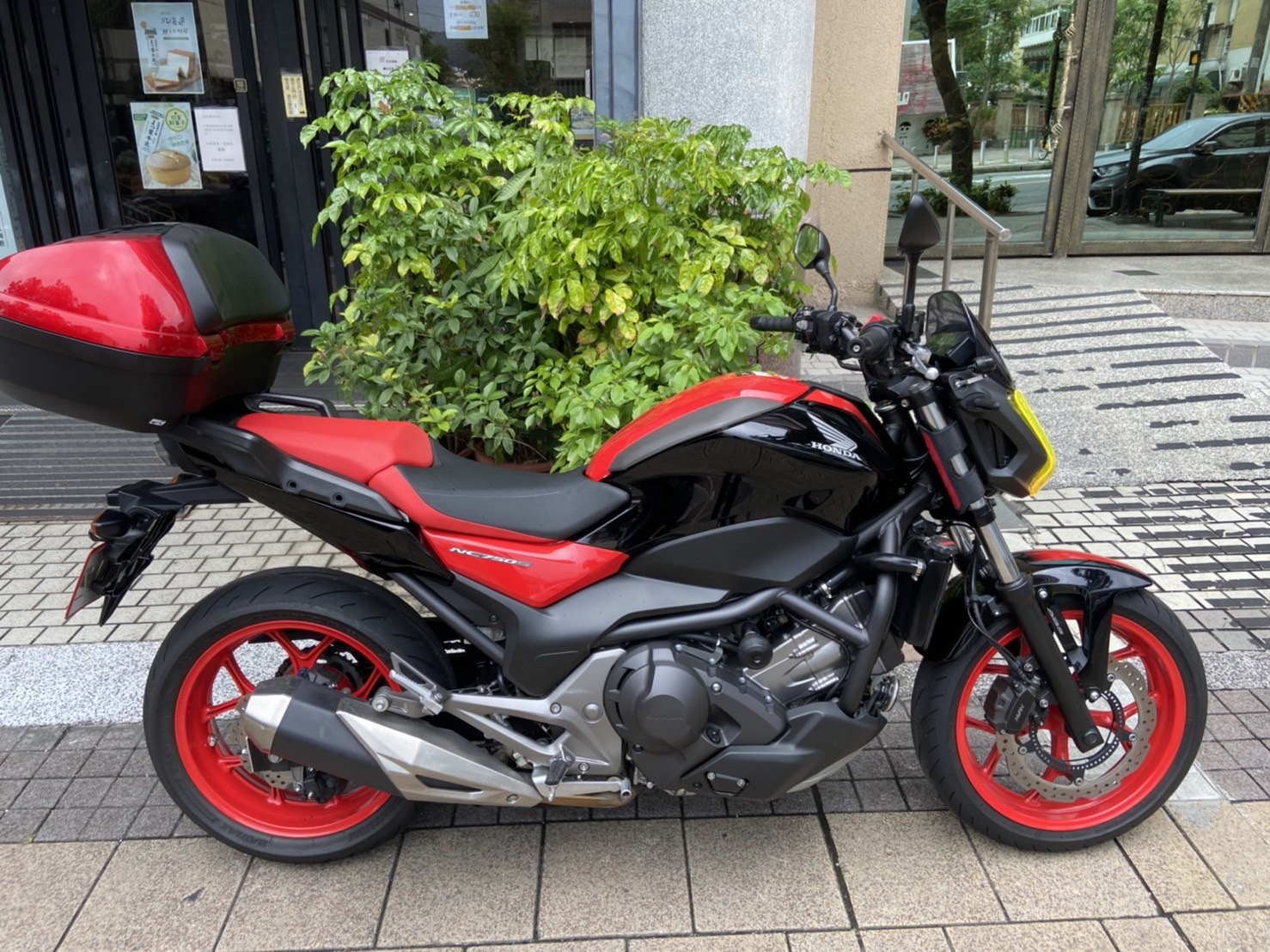 HONDA NC750S - 中古/二手車出售中 本田NC750S-DCT手自排.原廠後箱正一手車.低里程.車況極佳全額銀貸 | 立帆國際重機代銷中心