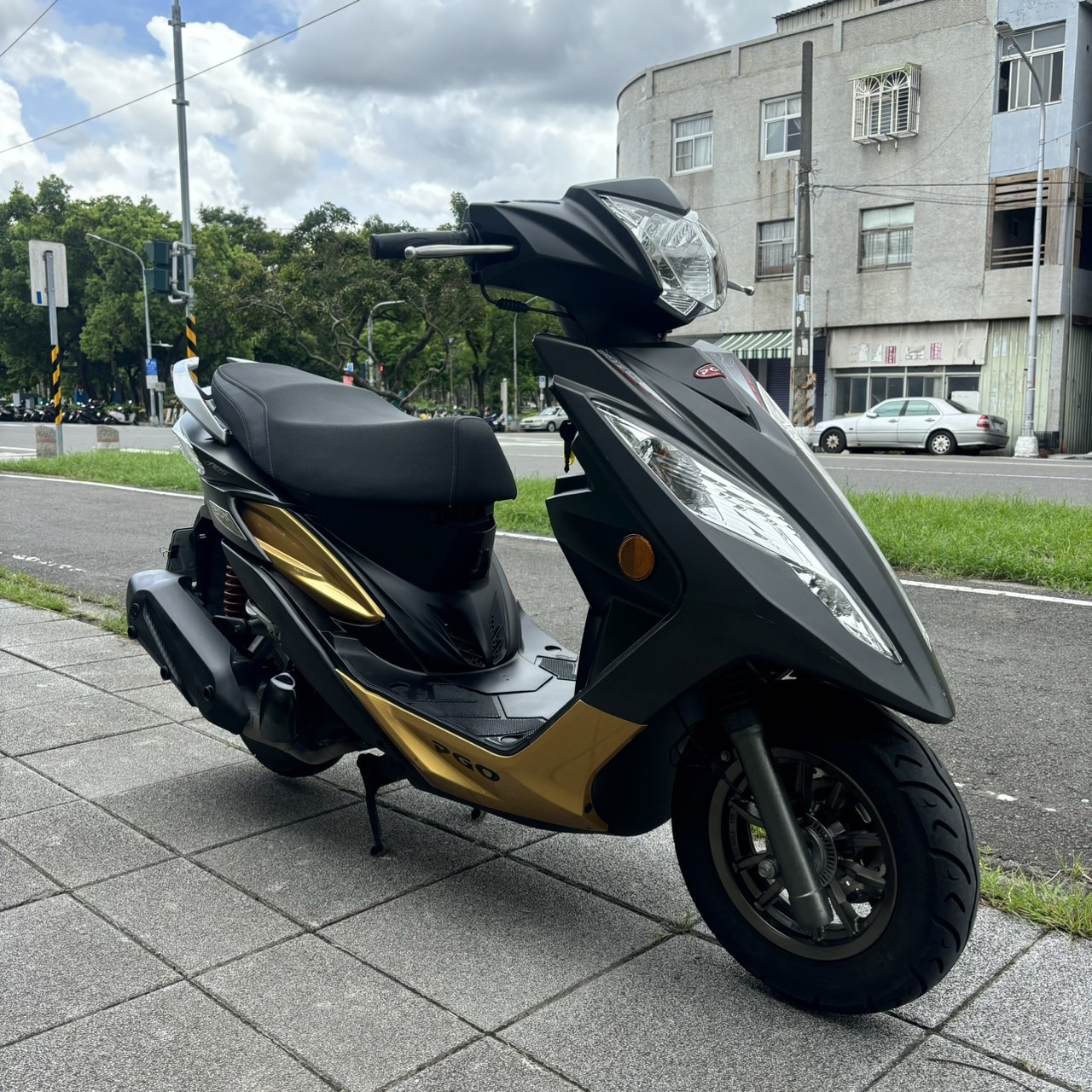 比雅久 BON 125 - 中古/二手車出售中 《高雄二手機車》2021 PGO BON 125 ABS#3162 #可試車/二手機車/流行車款/現況特惠快速交車 | 貳輪嶼二手機車行-高雄店/中古重機收購/gogoro買賣推薦/線上估價立刻加Line:@motor888 （台南、屏東也有到府收購）