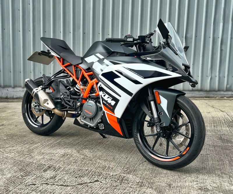 KTM RC390 - 中古/二手車出售中 2020年 RC390 YRFactory中段鈦排氣管、ENLINT腳踏後移(改反打) 多樣改裝 無摔 無事故 阿宏大型重機買賣 | 阿宏大型重機買賣