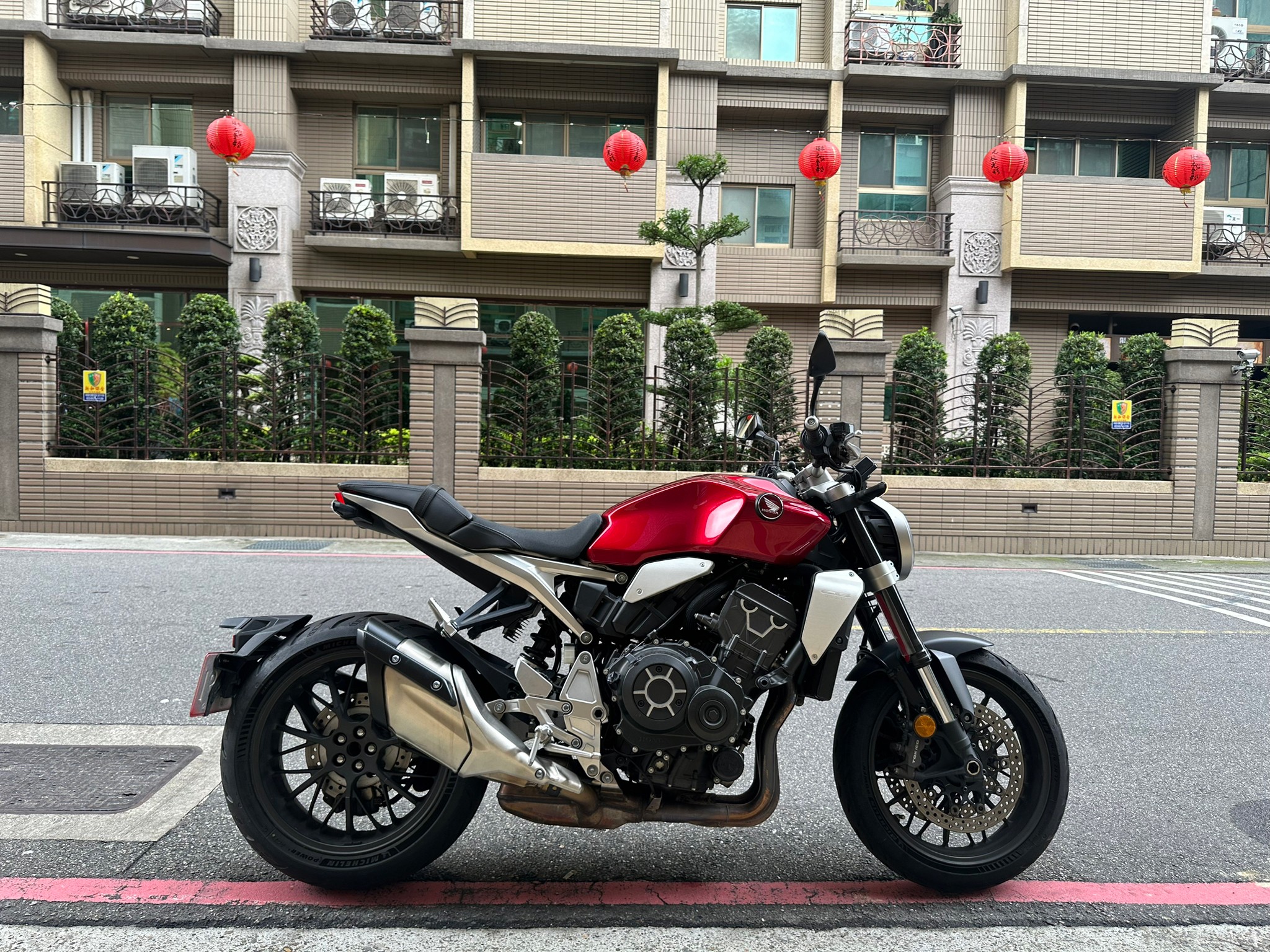 HONDA CB1000R - 中古/二手車出售中 【爵士小詩】2021年HONDA CB1000R ABS 台本車 | 個人自售