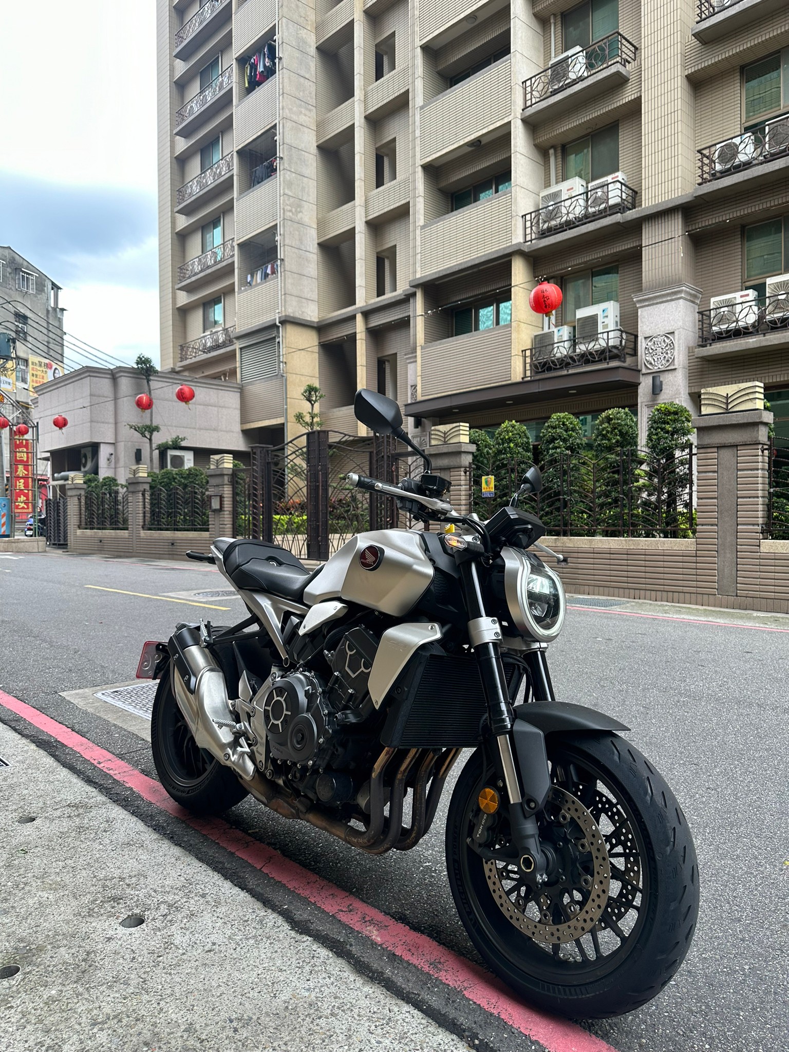 HONDA CB1000R - 中古/二手車出售中 【爵士小詩】2021年HONDA CB1000R ABS 台本車  | 個人自售