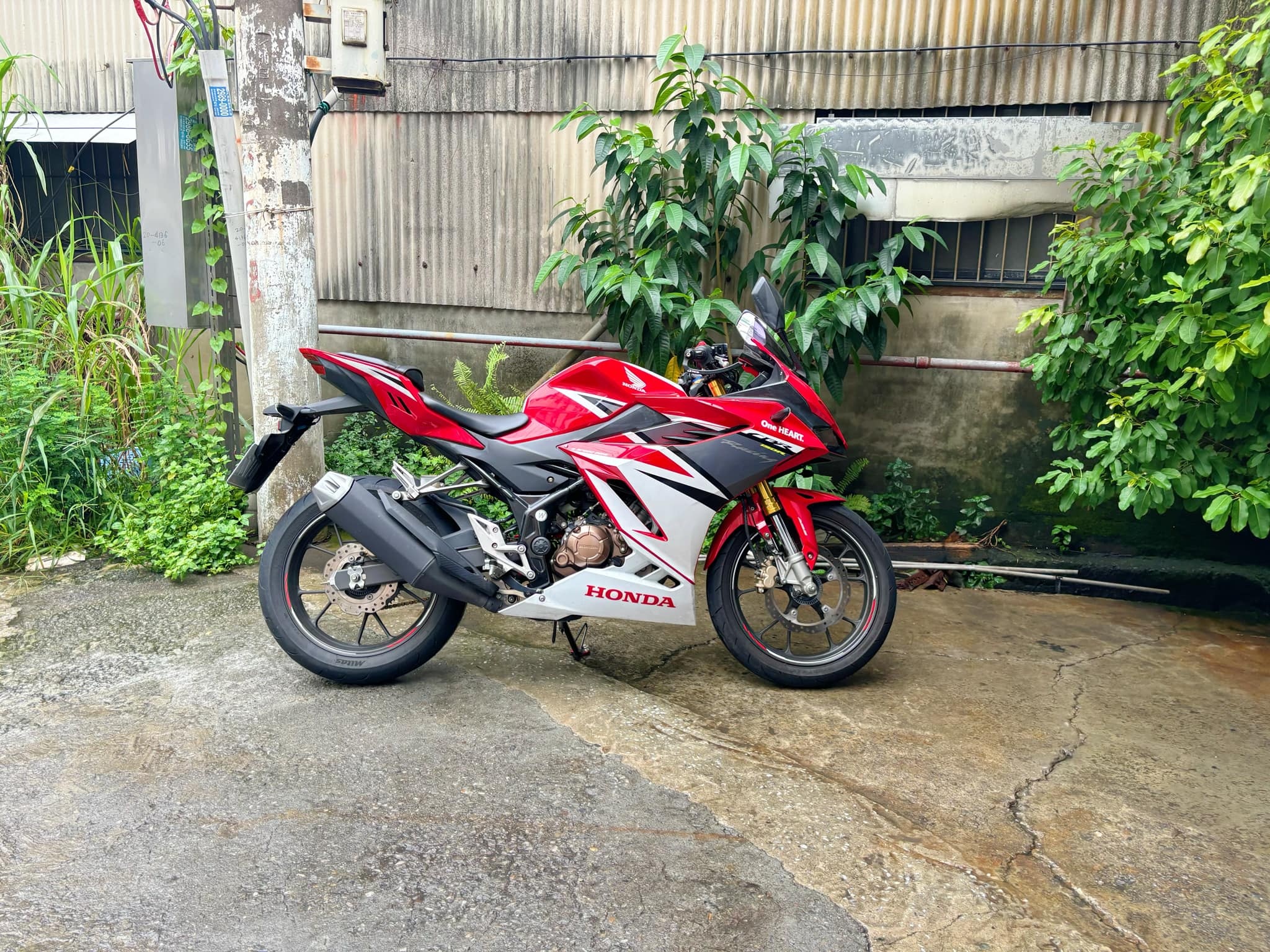 HONDA CBR150R - 中古/二手車出售中 HONDA CBR150R | 個人自售