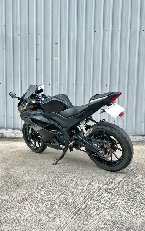 YAMAHA YZF-R15 - 中古/二手車出售中 2021年 R15V3 黑色系 短牌架 腳踏後移 | 阿宏大型重機買賣