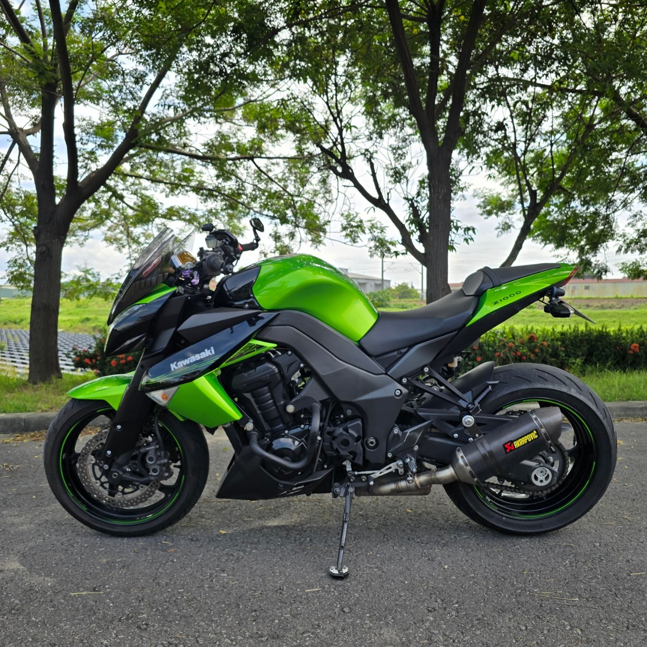 KAWASAKI Z1000 - 中古/二手車出售中 2011 KAWASAKI Z1000 3代 川崎 Z1000 紅牌重機 公升級 可全額貸 可車換車 | 飛翔國際