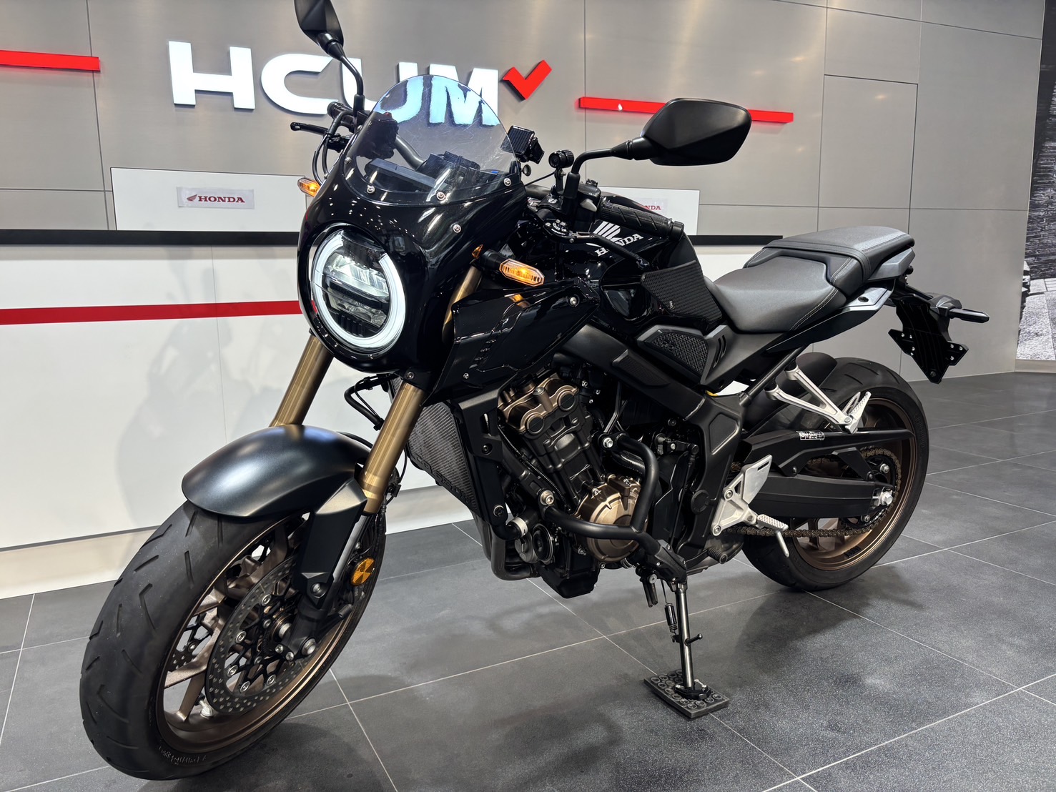 【個人自售】HONDA CB650R - 「Webike-摩托車市」 車款 : CB650R 出廠年份：2020 領牌年份：2020.04 行駛里程：18869公里 車輛所在：新北市中和區