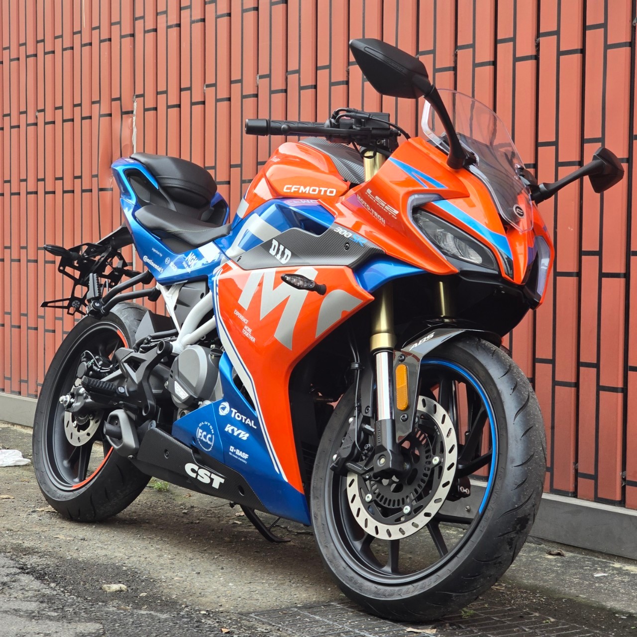 CFMOTO SR - 中古/二手車出售中 2022 CFMOTO 300SR 全新福利車 春風摩托 黃牌重機 仿賽 可全額貸 可車換車 | 飛翔國際