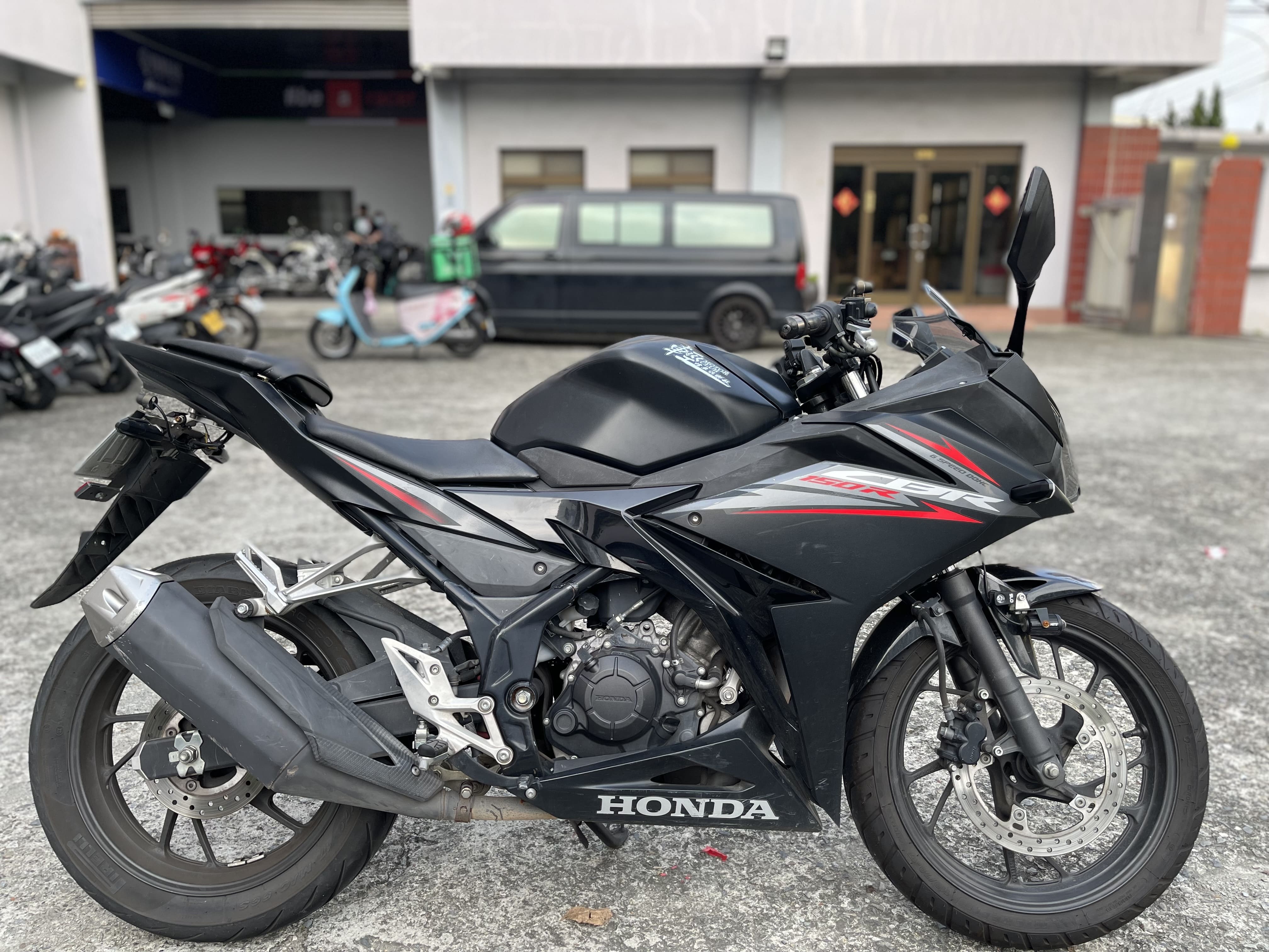 HONDA CBR150R - 中古/二手車出售中 2018年 HONDA CBR150R/0元交車/分期貸款/車換車/線上賞車/到府交車 | 翊帆重車-Queena