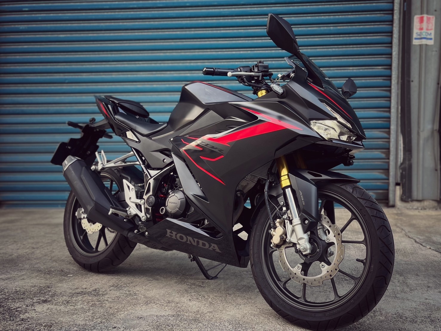 HONDA CBR150R - 中古/二手車出售中 CBR150R 黑色系 一手車 里程保證 小資族二手重機買賣 | 小資族二手重機買賣