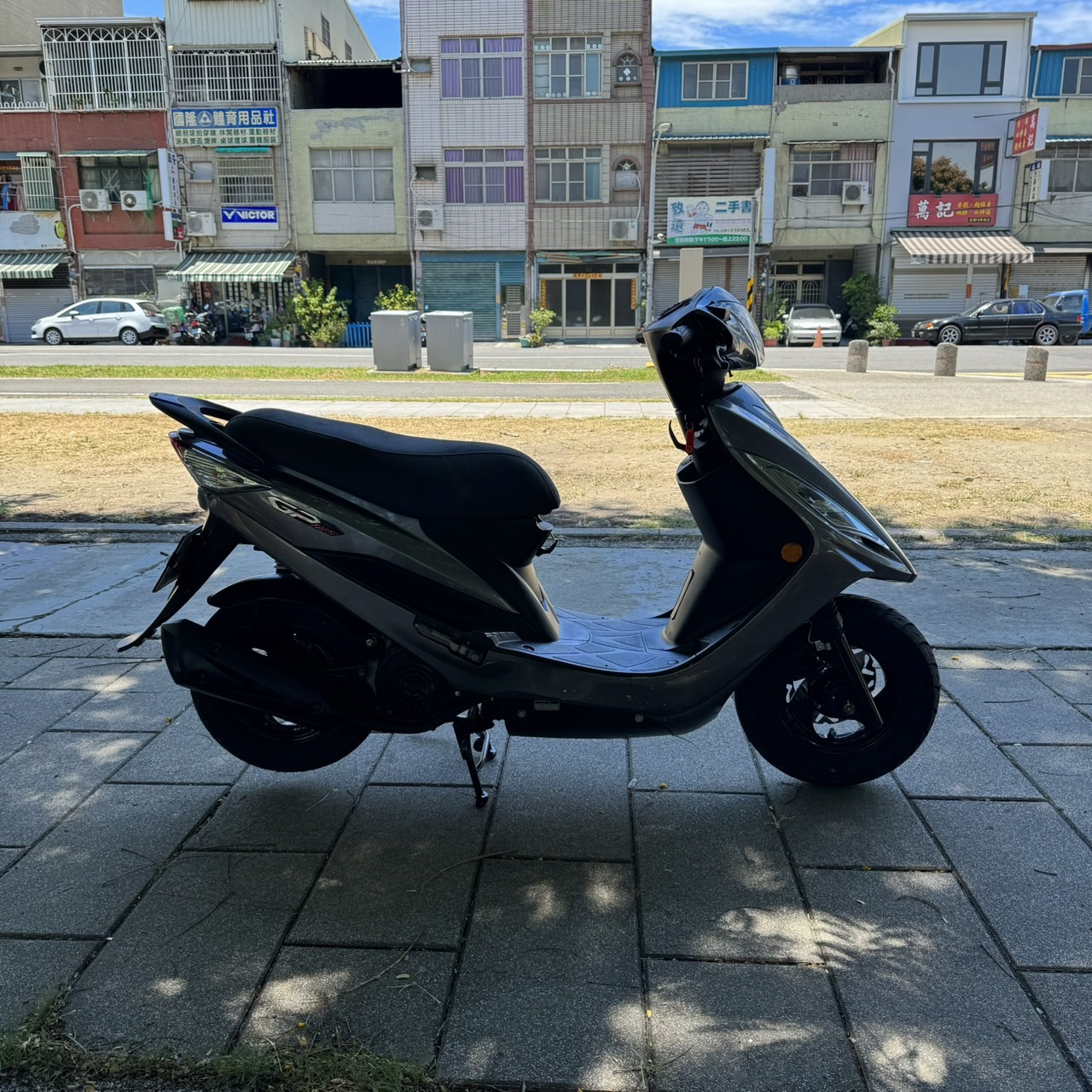 SUZUKI GP125 - 中古/二手車出售中 【高雄二手機車】2020 光陽 GP 125 ABS #0770 實車實價/高雄二手機車買賣/便宜售代步車/經濟車 | 貳輪嶼二手機車行-高雄店/中古重機收購/gogoro買賣推薦/線上估價立刻加Line:@motor888 （台南、屏東也有到府收購）