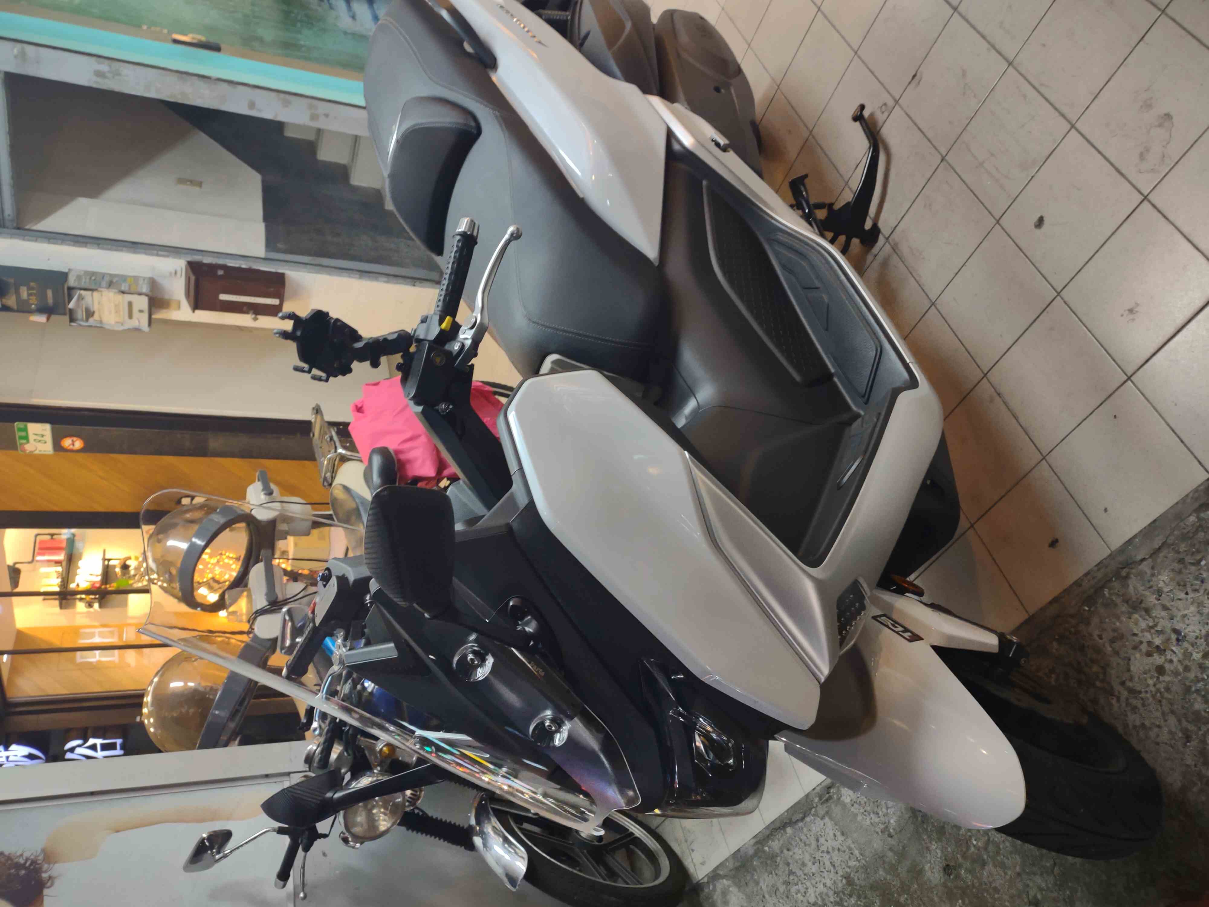 【個人自售】三陽 MAXSYM 400 - 「Webike-摩托車市」 2021.06領 目前公里68xx 車庫車 下雨不騎 太冷不騎  自售