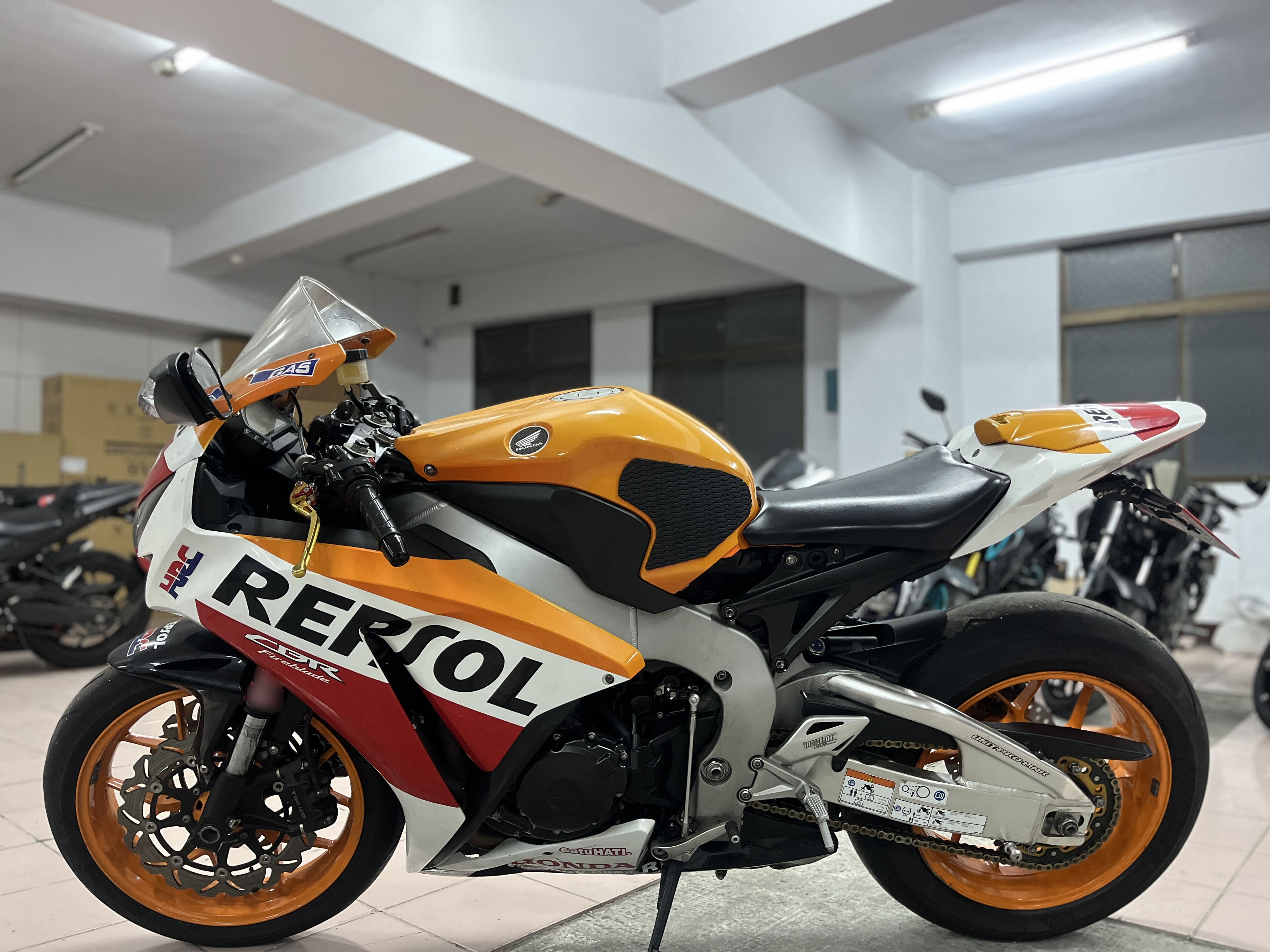 HONDA CBR1000RR - 中古/二手車出售中 2013年 HONDA CBR1000RR/0元交車/分期貸款/車換車/線上賞車/到府交車 | 翊帆國際重車