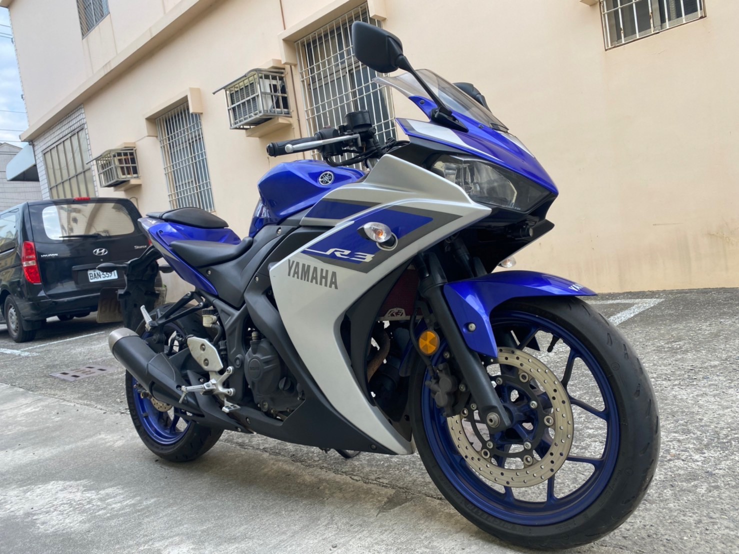 YAMAHA YZF-R3 - 中古/二手車出售中 二手檔車中古車配合全額.超額.學生貸款強力過件白牌黃牌紅牌仿賽街車大型重機滿18即可辦理 | 恆欣車行