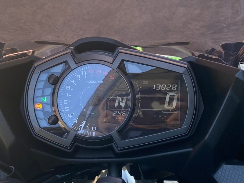 KAWASAKI NINJA400 - 中古/二手車出售中 20年忍4 無摔 無事故 改裝:行車紀錄器、風鏡、車身防倒球、雙簧燈總成 | Motoshen大聖二輪廣場