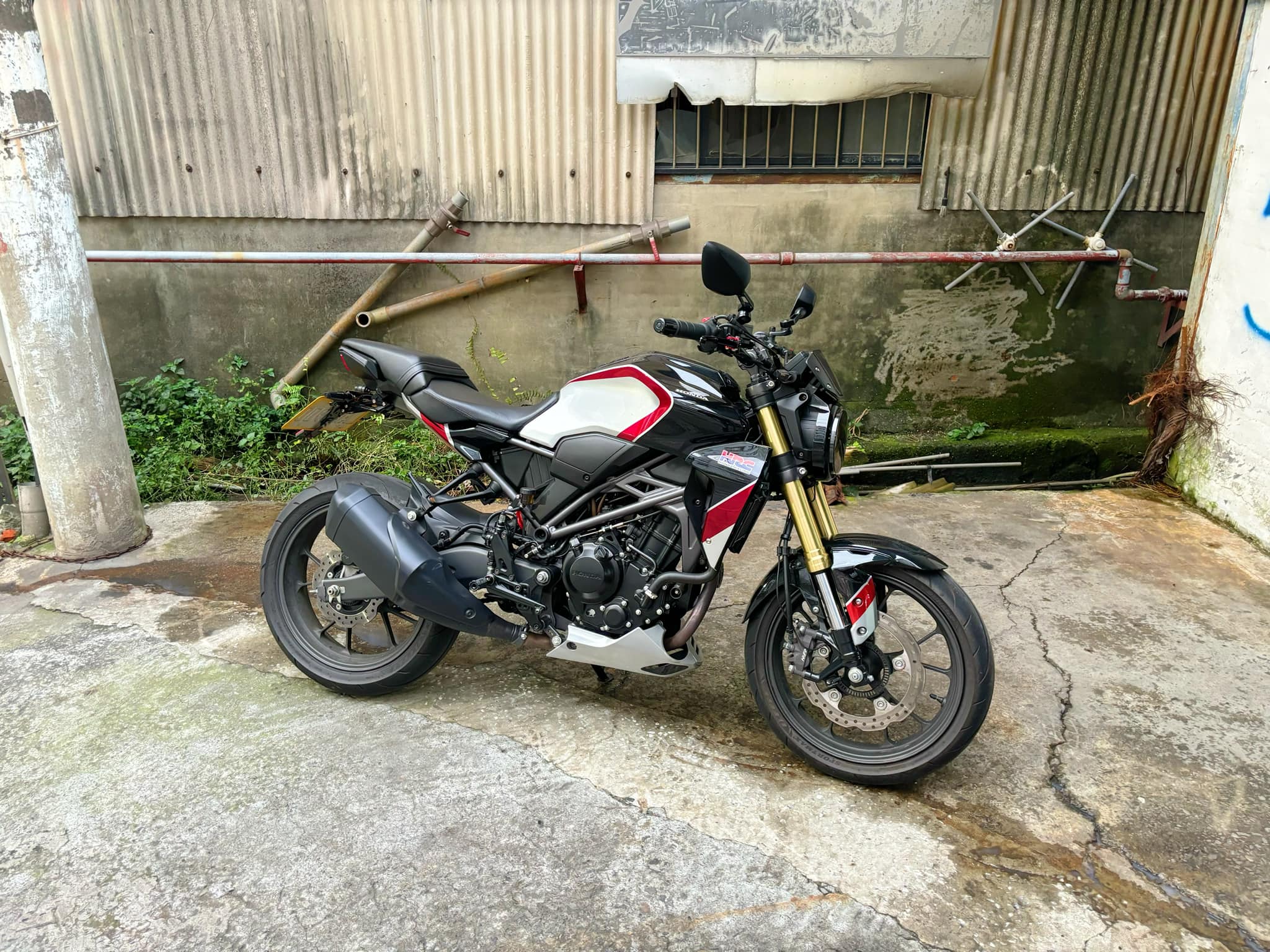 HONDA CB300R - 中古/二手車出售中 HONDA CB300R 有擋顯/滑離  | 個人自售