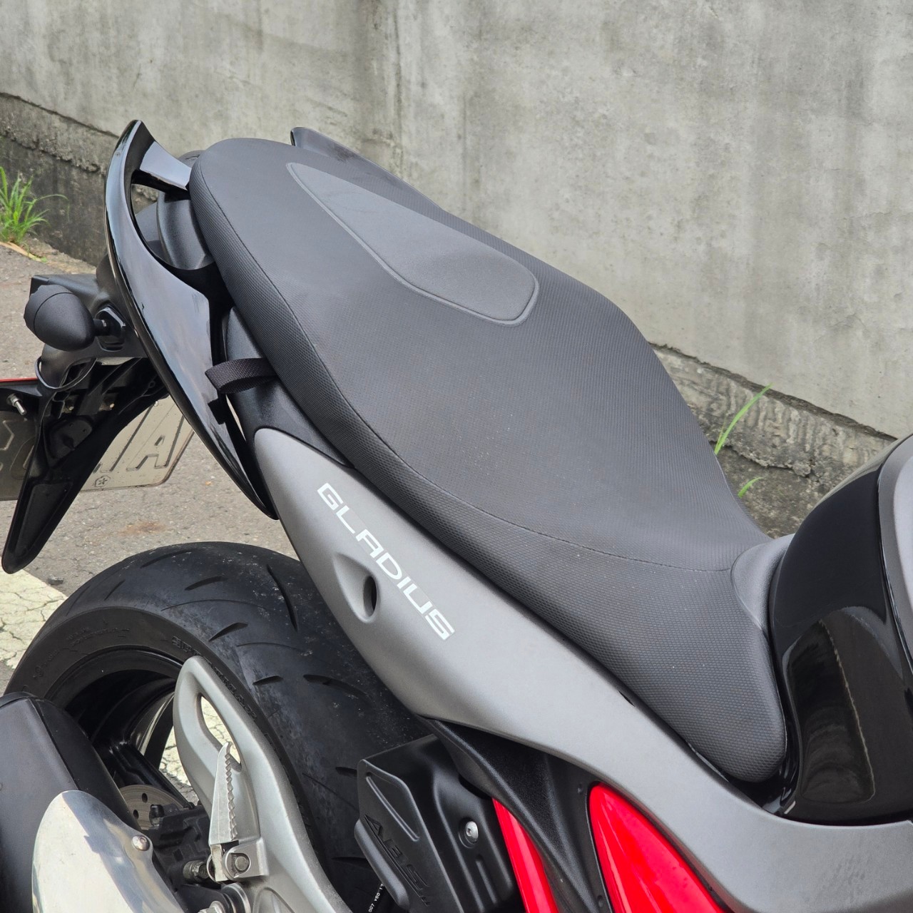 SUZUKI SFV650 Gladius - 中古/二手車出售中 2015 SUZUKI SFV650 Gladius 鈴木 SFV650 紅牌重機 可全額分期 可車換車 | 飛翔國際