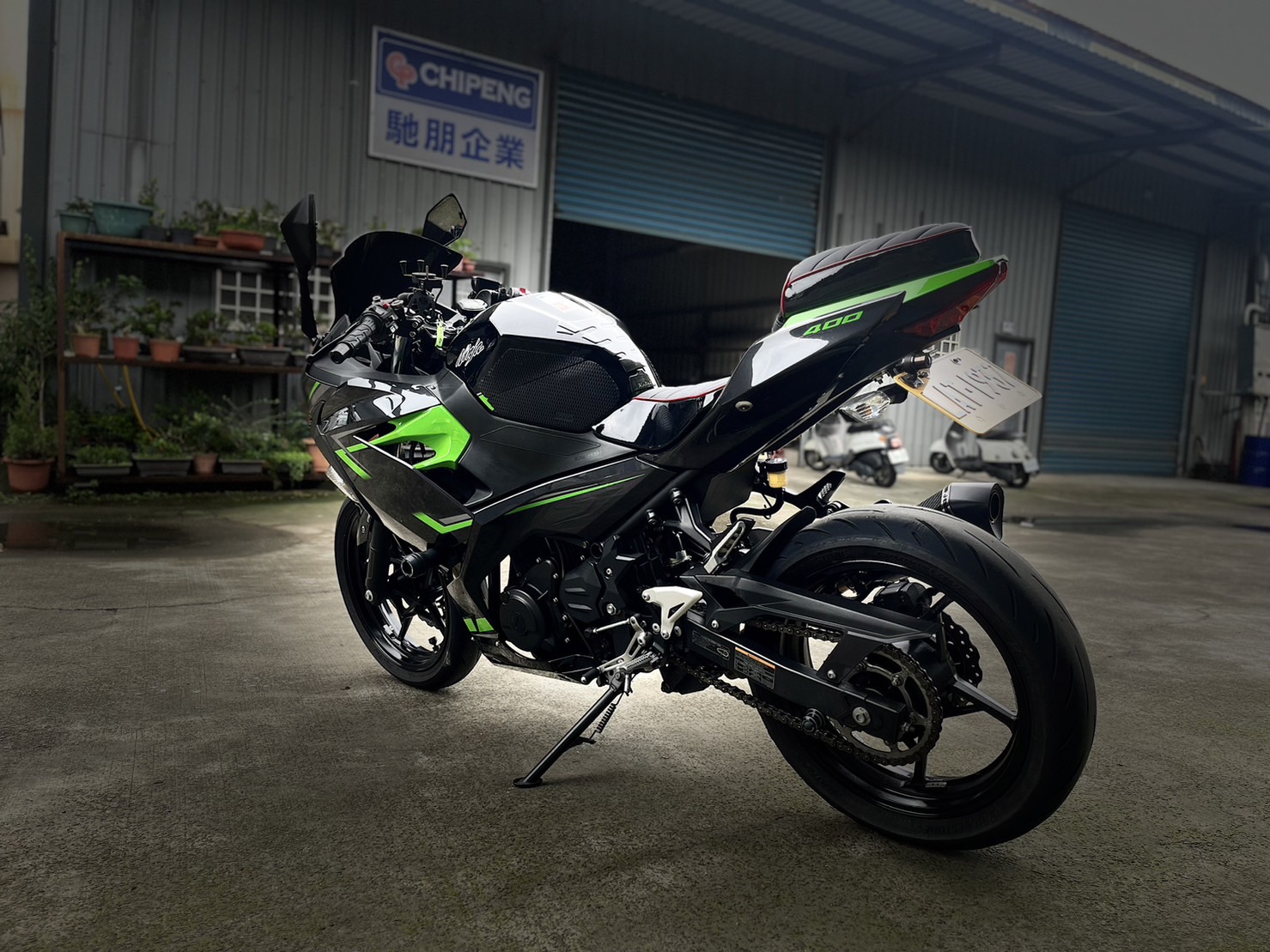 KAWASAKI NINJA400 - 中古/二手車出售中 英蠍管 超多改裝 瓷釉黑 小資族二手重機買賣 | 小資族二手重機買賣