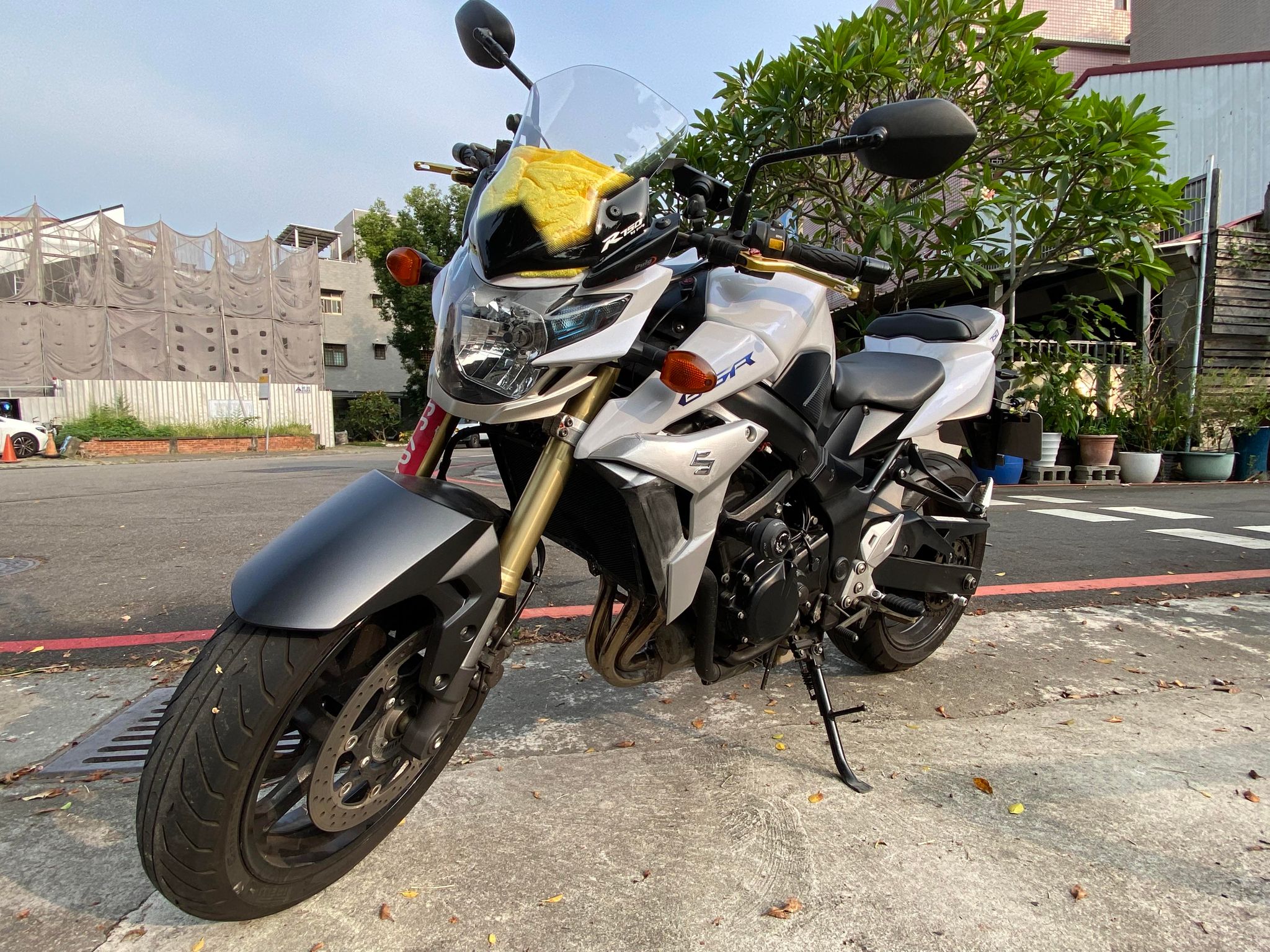 【個人自售】SUZUKI GSR750 - 「Webike-摩托車市」 SUZUKI GSR-750 ABS 白