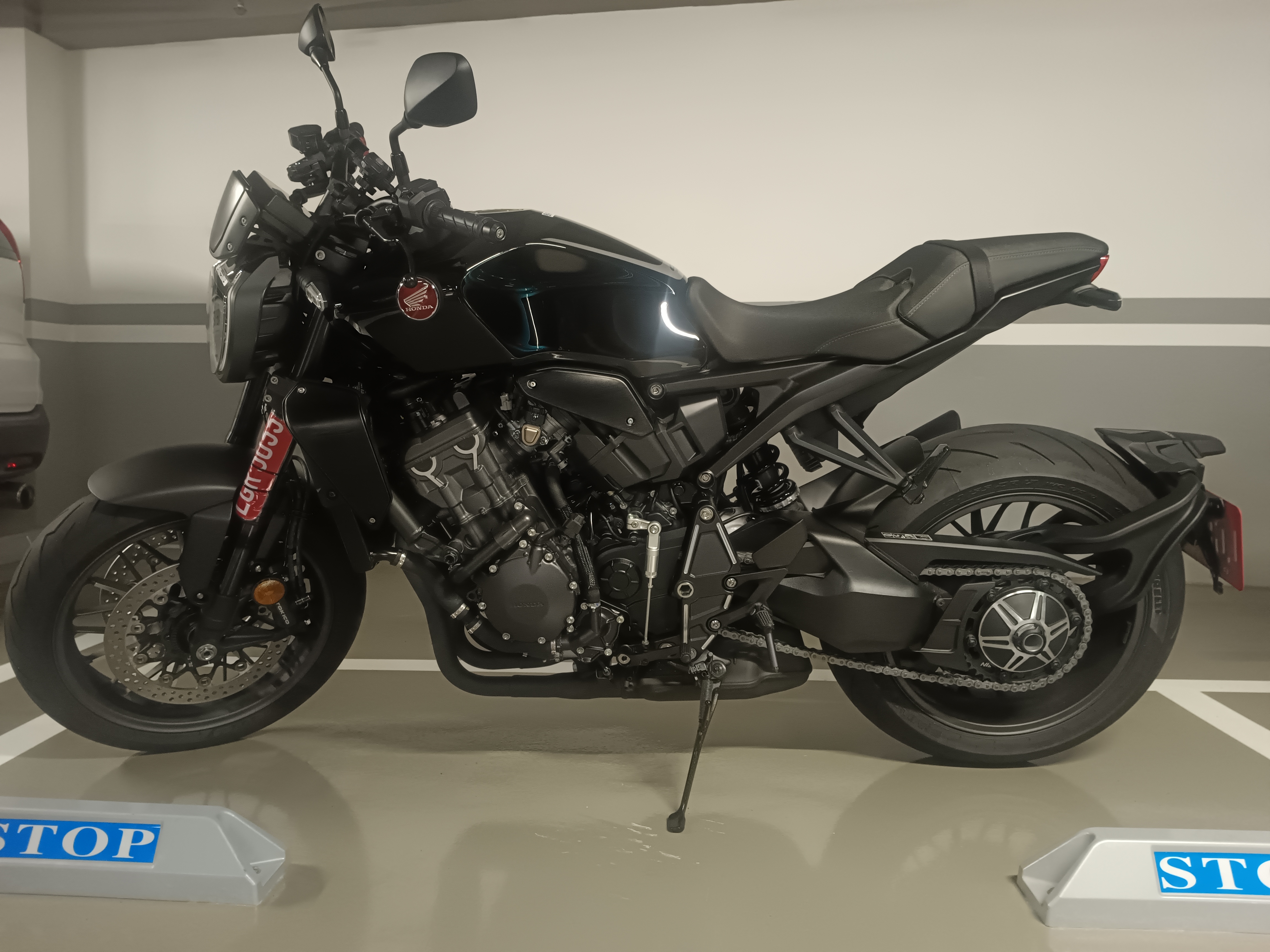 HONDA CB1000R - 中古/二手車出售中 2024 CB1000r Black Edition暗黑版本，24年出廠，24年9月購入，不到三個月等同新車，價錢可議 | 個人自售