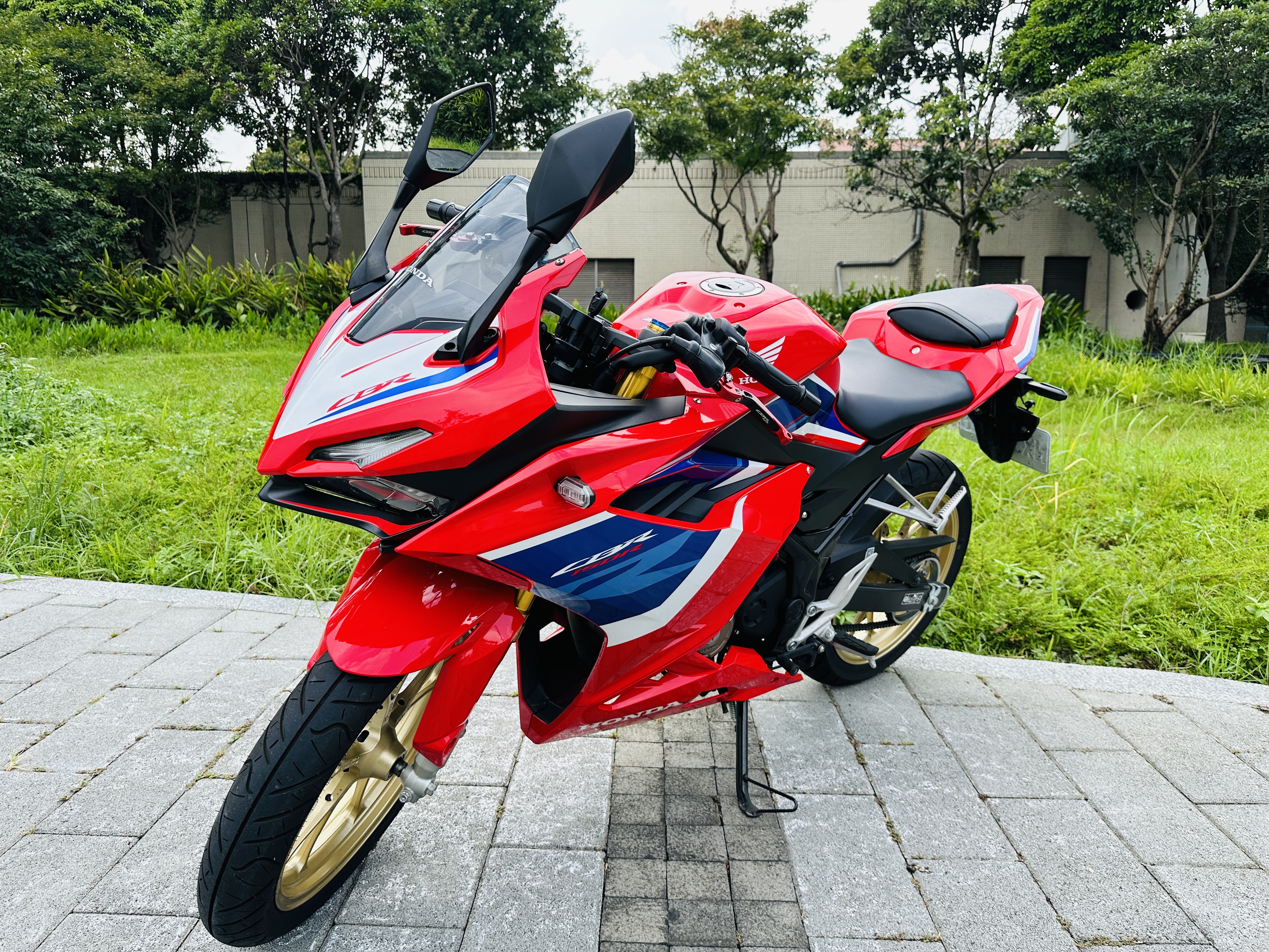 HONDA CBR150R - 中古/二手車出售中 HONDA CBR150R 2023領 才跑3百 輕擋車 | 輪泰車業