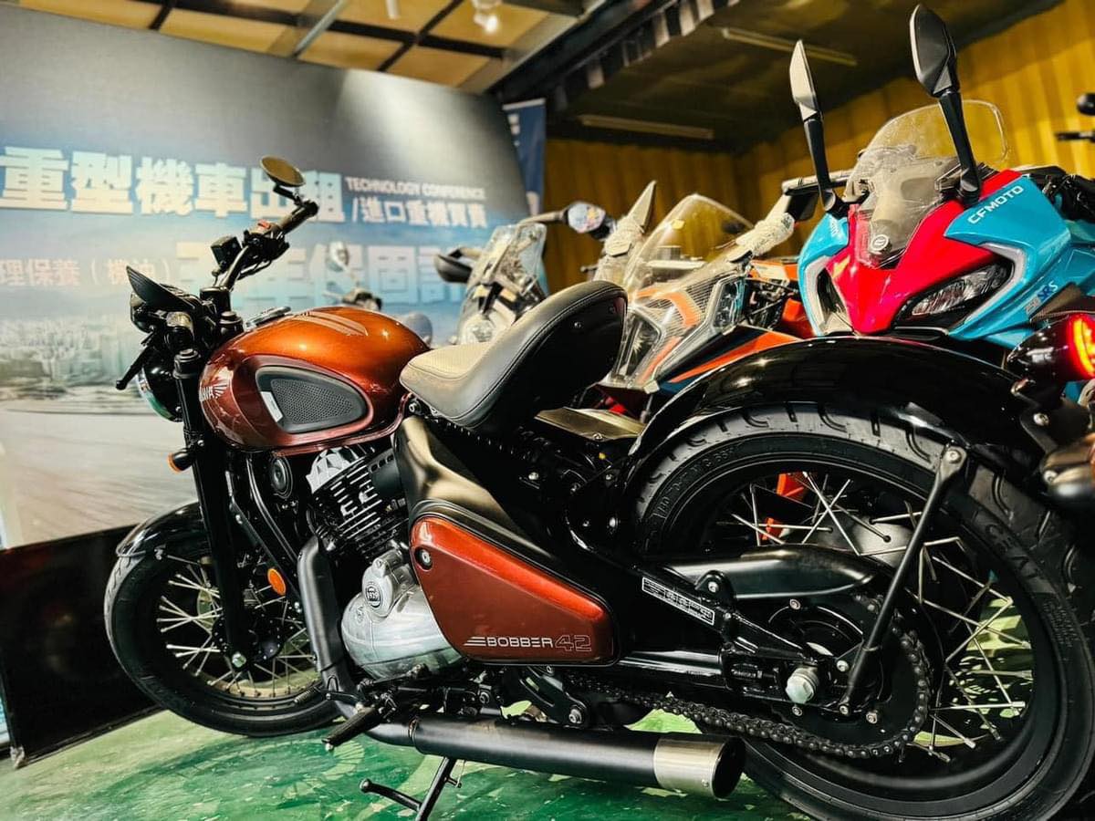 jawa jawa 42 bobber新車出售中 Jawa 42 bobber 全新車 黃牌美式復古車 | 天美重型機車