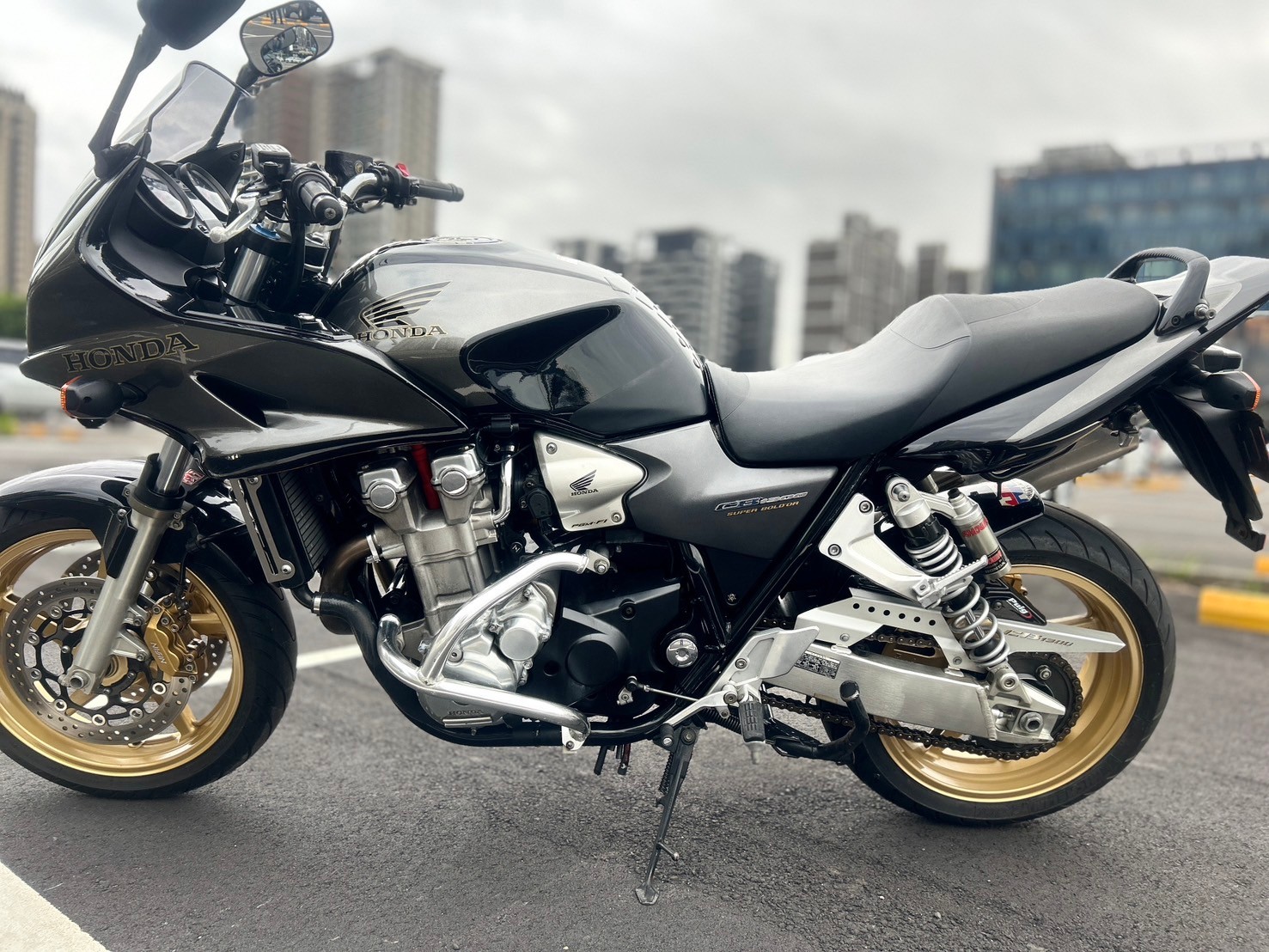 HONDA CB1300SB (CB1300S) - 中古/二手車出售中 2005 HONDA CB1300 SB | 個人自售