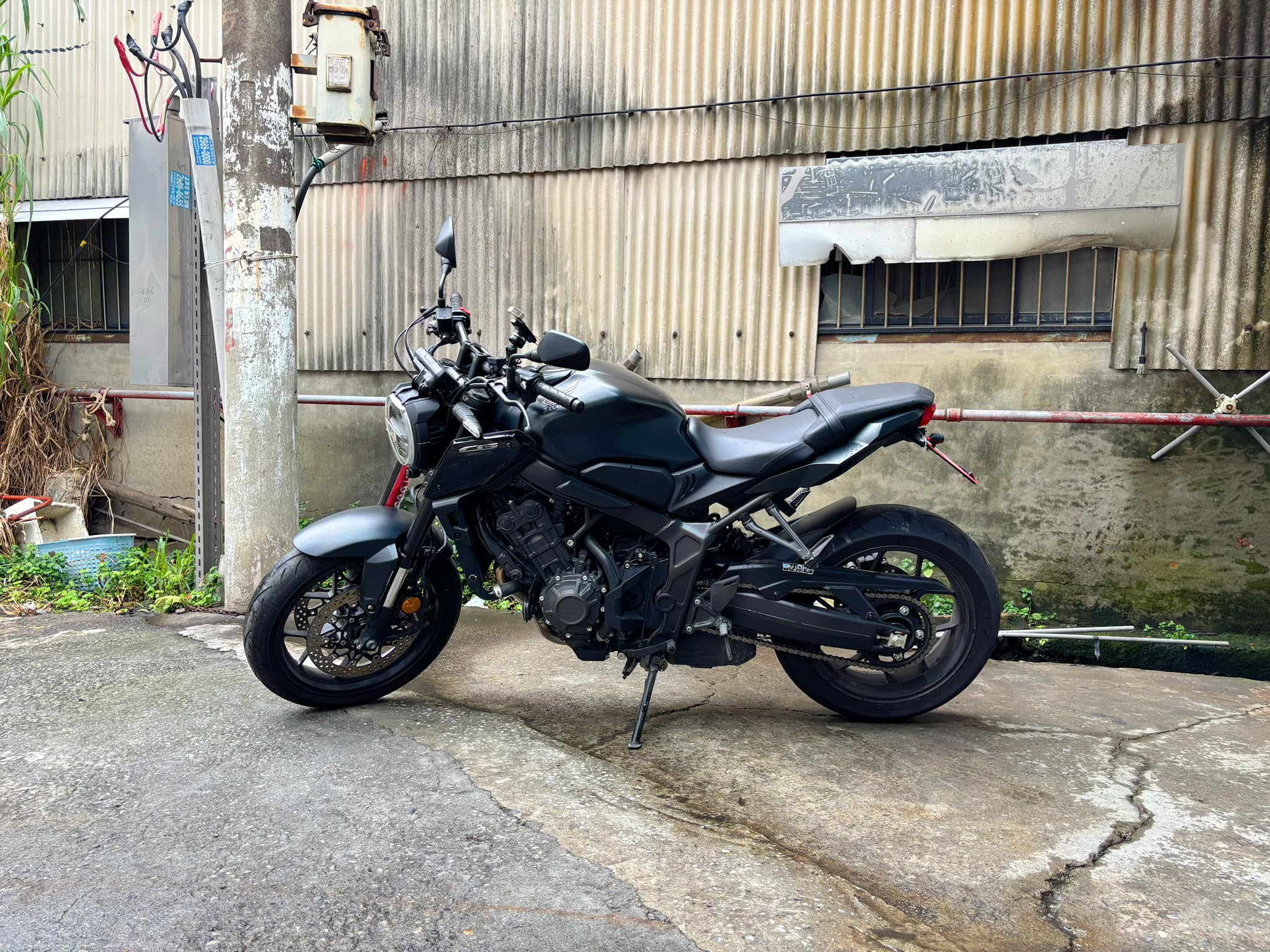 【個人自售】HONDA CB650R - 「Webike-摩托車市」 HONDA CB650R 台本車 黑化版