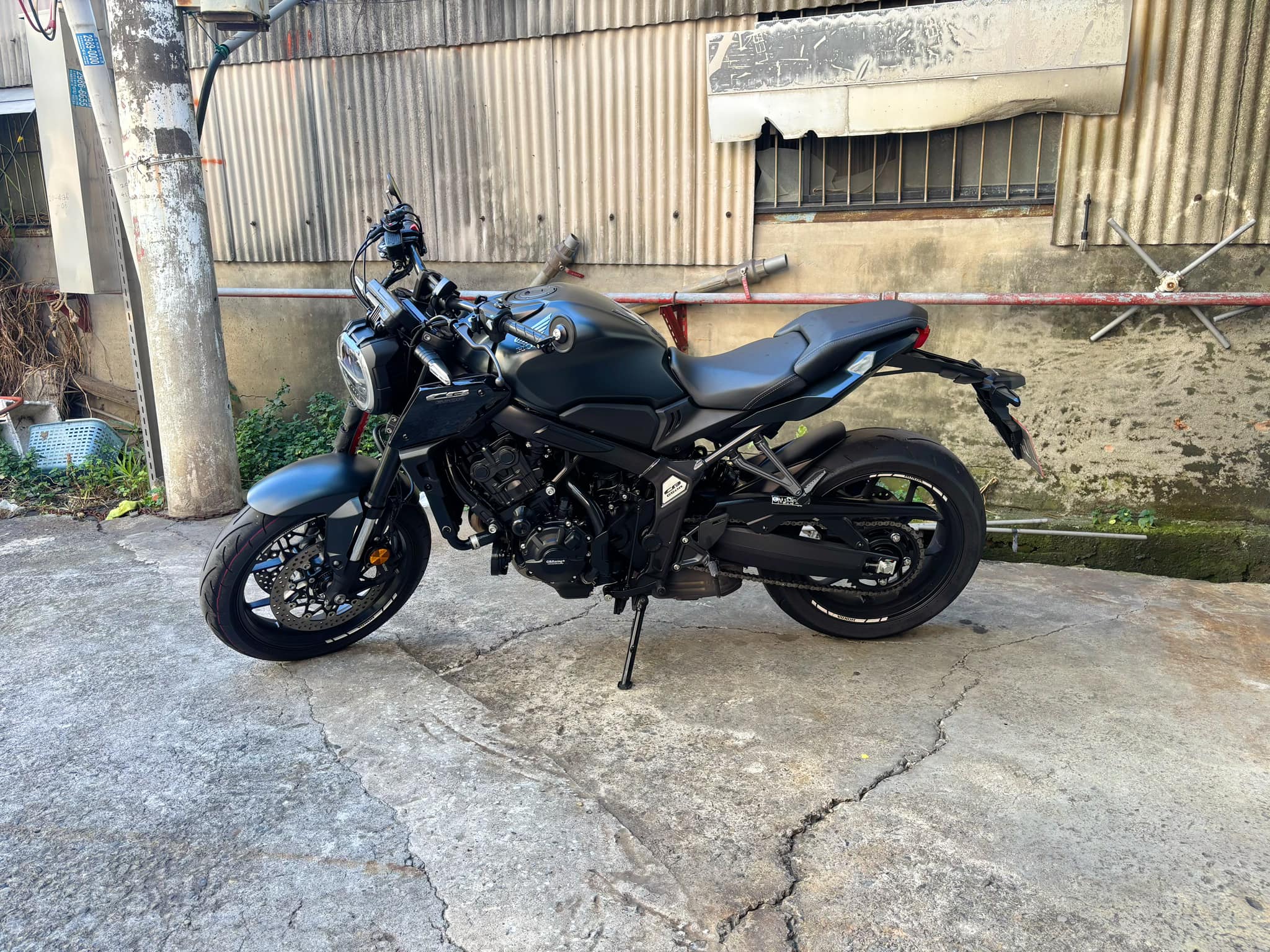 HONDA CB650R - 中古/二手車出售中 HONDA CB650R 台本車 黑化版 | 個人自售