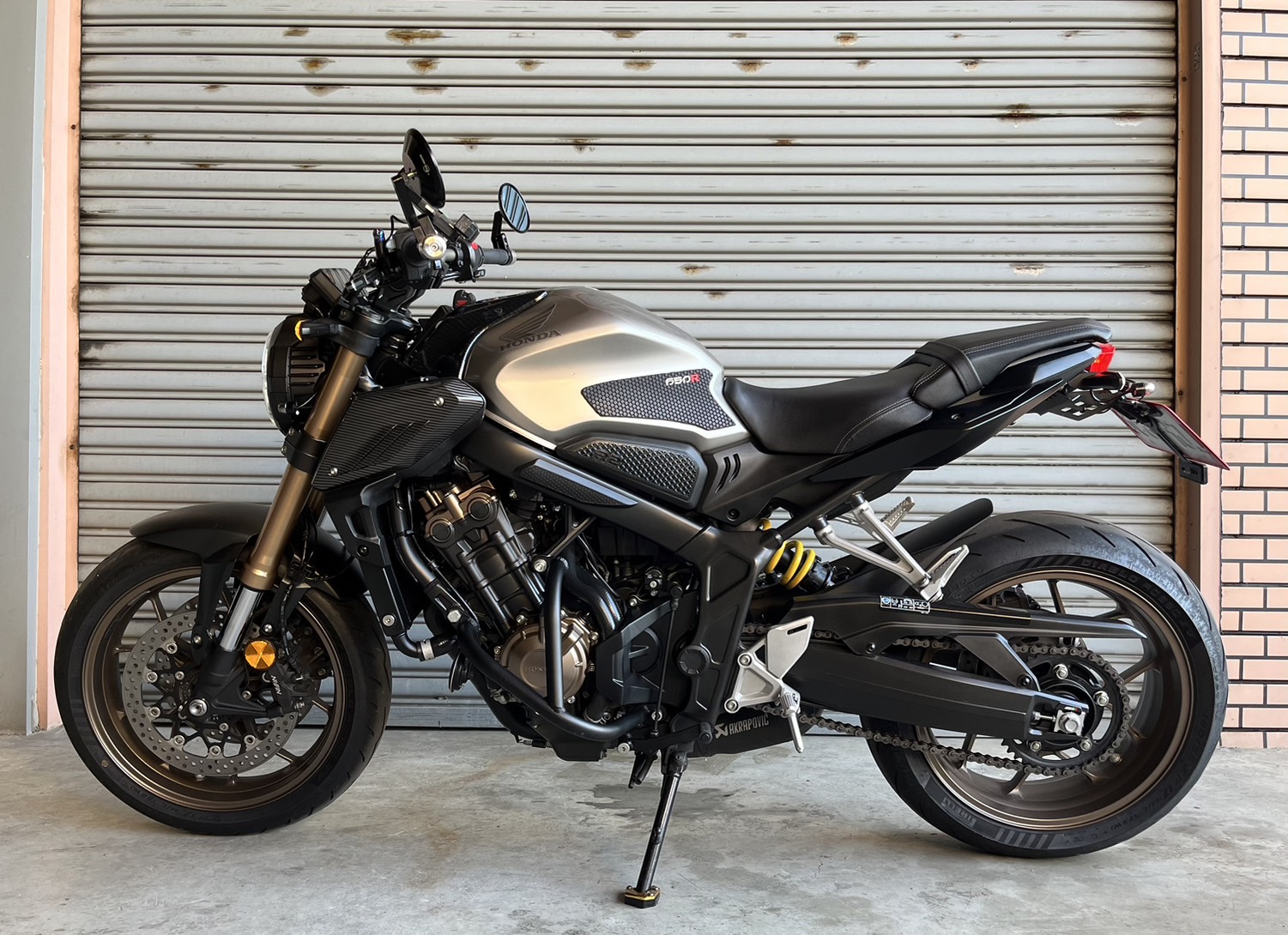 HONDA CB650R - 中古/二手車出售中 台本 CB650R 大滿改 買到賺到 | 個人自售