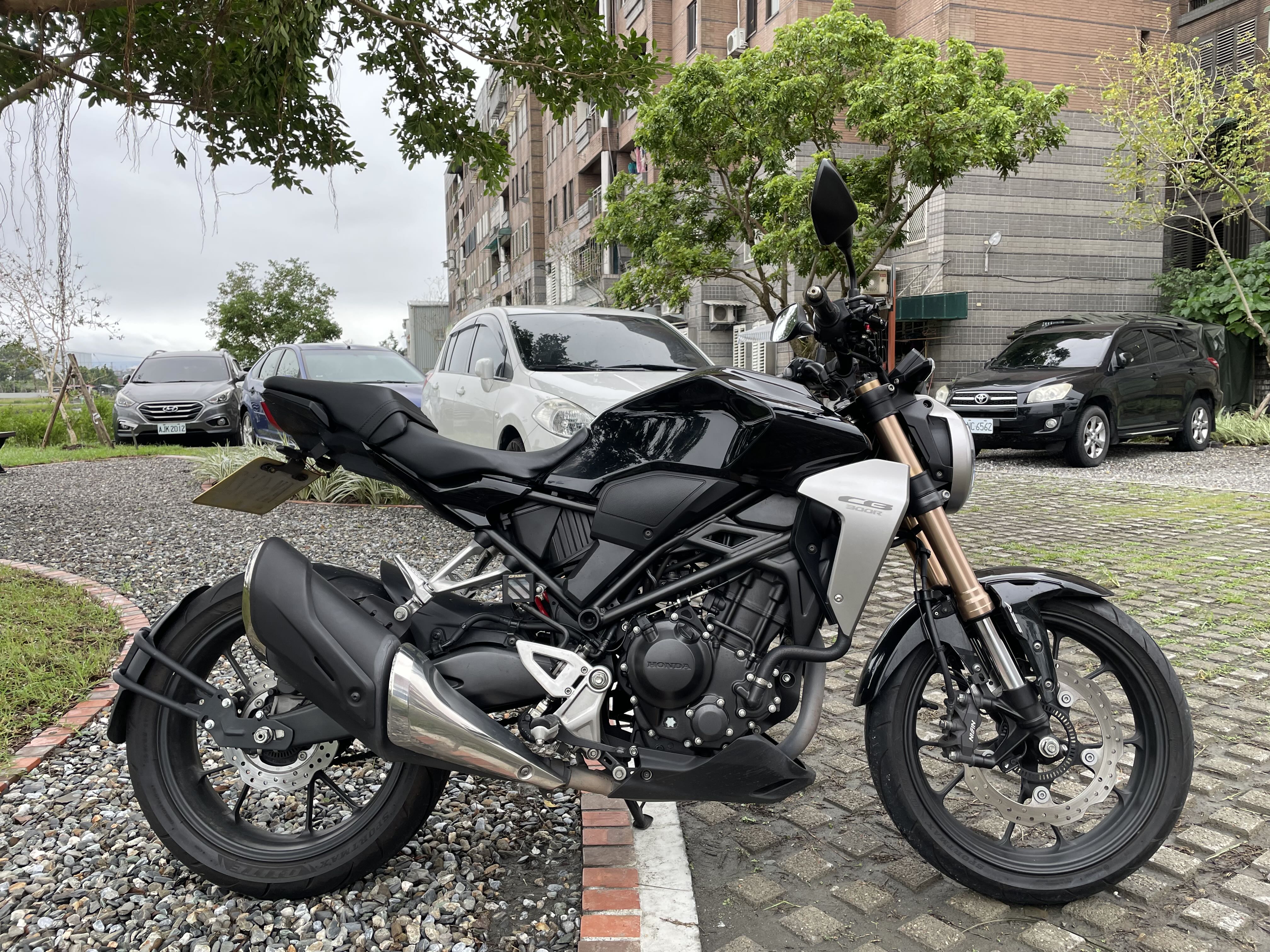 HONDA CB300R - 中古/二手車出售中 本田 CB300R 全原廠原漆 新車售價$22萬9千，現在只賣你$12萬5千 | 輝鴻車業(1陸捌車業)