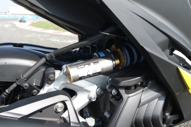 Gears Racing Yamaha Force H2掛瓶後避震器 H2 Y110r B Webike摩托百貨